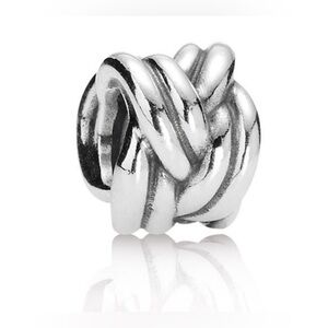 Authentic Retired Pandora ‘Forget Me Knot’ S925 Sterling Silver Charm